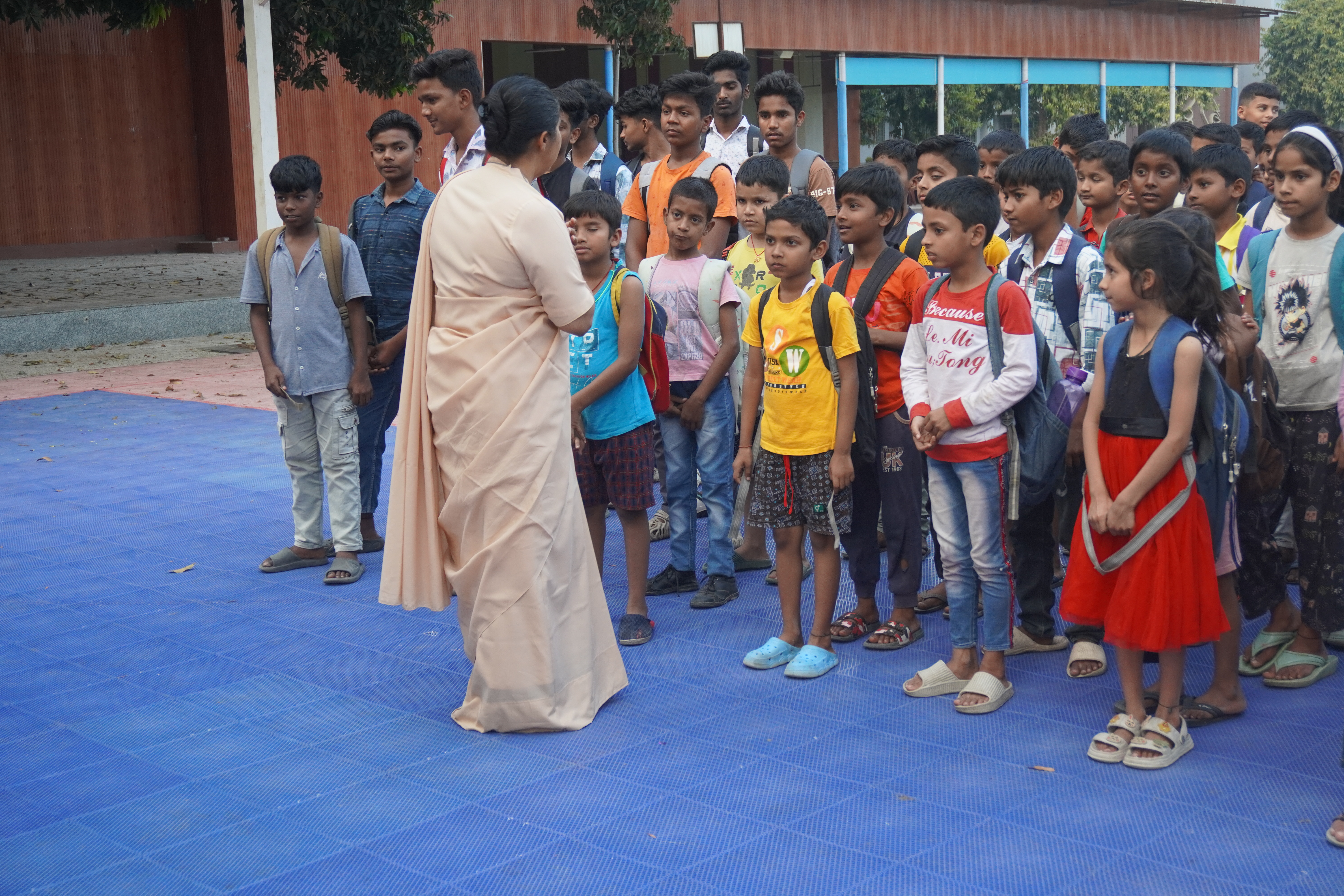 Volunteers working with Aryamann Foundation